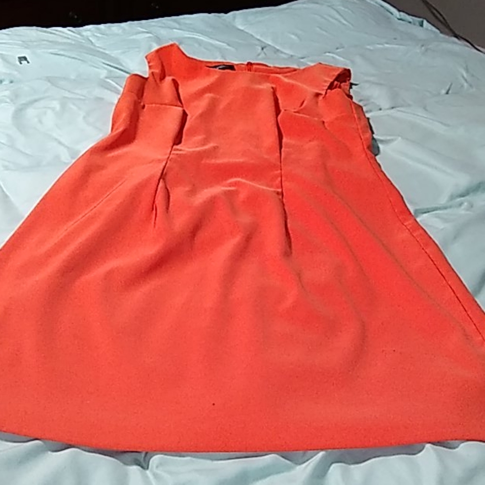 Dress - Picture 2 of 2